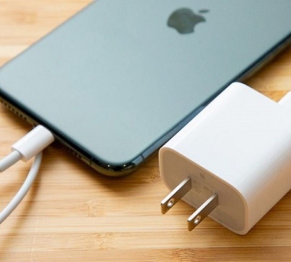  Tại sao iPhone không thể nhận sạc?