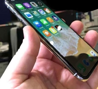 Màn hình iPhone bị lem mực phải làm sao?